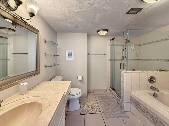 4200 N Ocean Drive 1-902, Singer Island, FL 33404