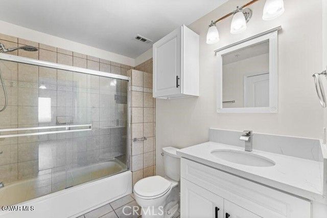 14618 Gilmore Street 16, Van Nuys (los Angeles), CA 91411