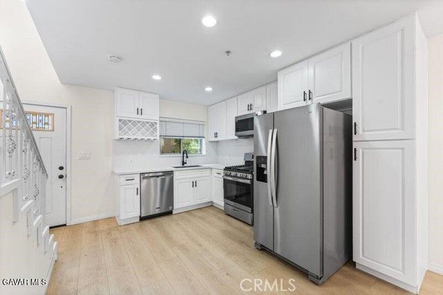 14618 Gilmore Street 16, Van Nuys (los Angeles), CA 91411