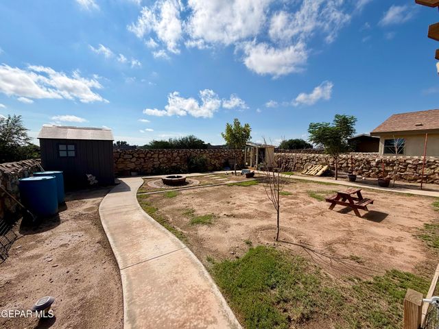 106 ALAMITO CREEK Avenue, Clint, TX 79836