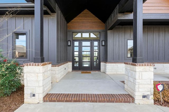 1511 E Bluesage Ct, Andover, KS 67002