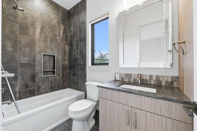 1511 E Bluesage Ct, Andover, KS 67002