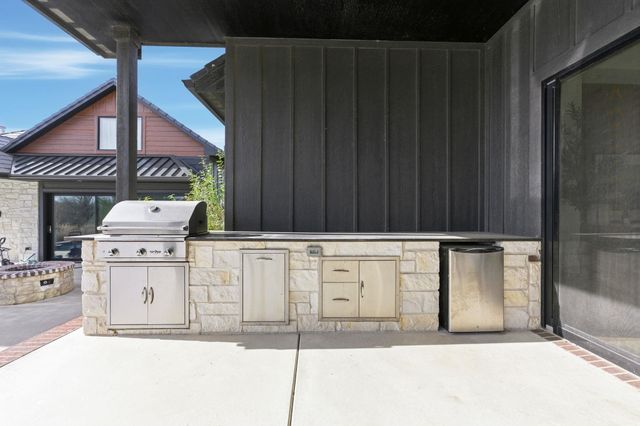 1511 E Bluesage Ct, Andover, KS 67002