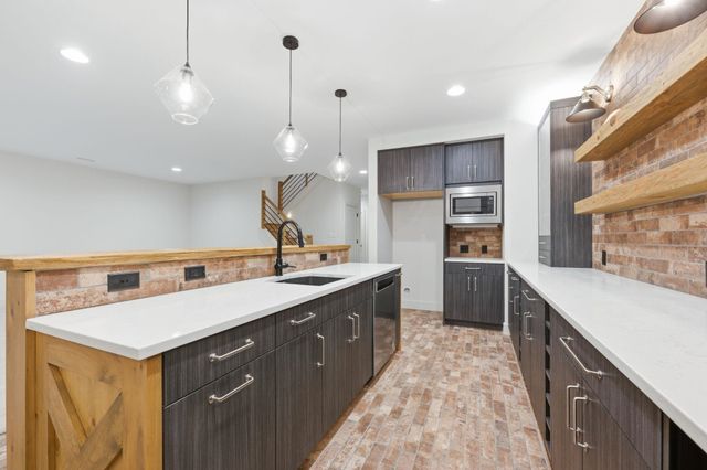 1511 E Bluesage Ct, Andover, KS 67002