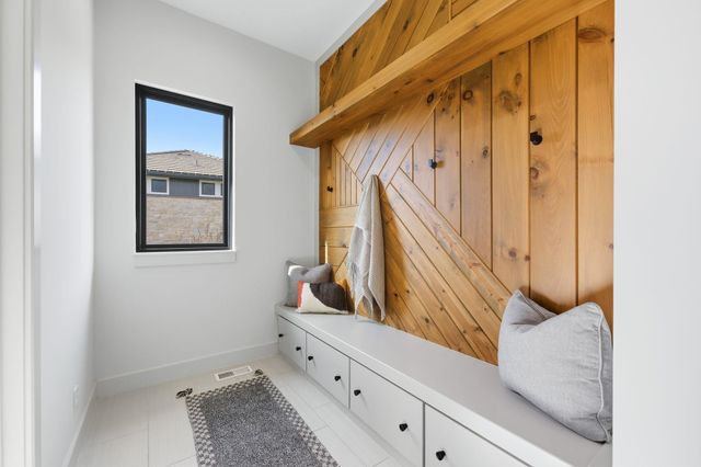 1511 E Bluesage Ct, Andover, KS 67002