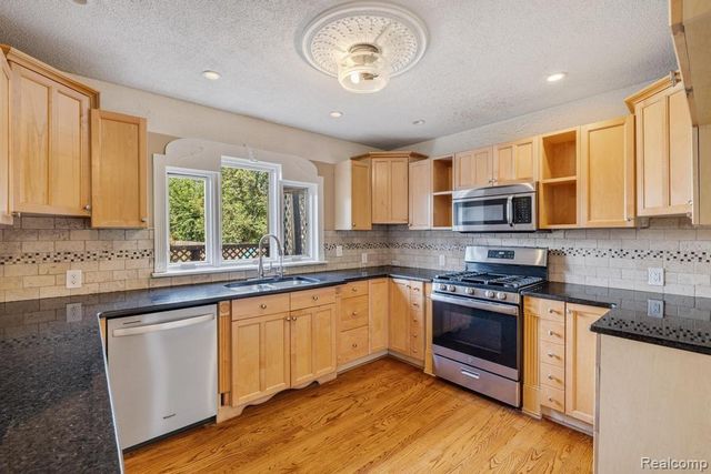 9721 Horton Street, Livonia, MI 48150