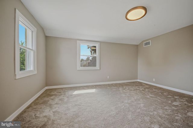 175 RIVERVIEW DR, New Castle, DE 19720
