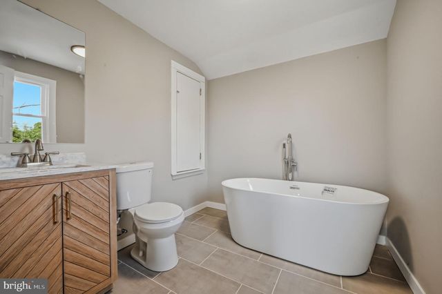 175 RIVERVIEW DR, New Castle, DE 19720