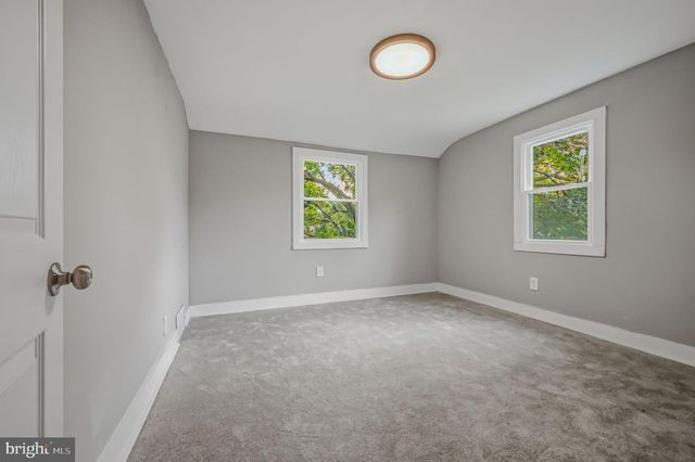 175 RIVERVIEW DR, New Castle, DE 19720
