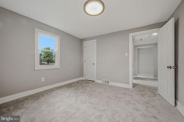 175 RIVERVIEW DR, New Castle, DE 19720