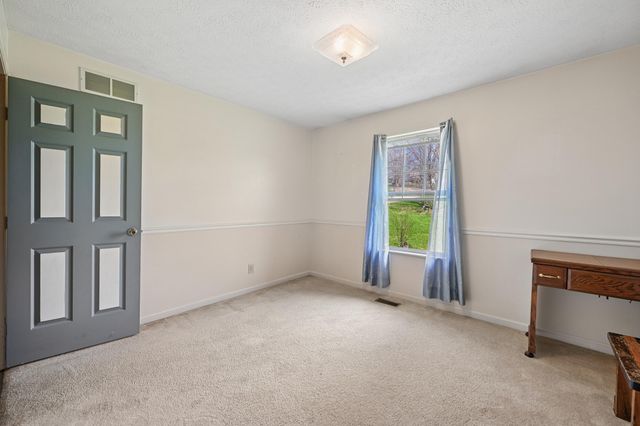 16 Blanche Avenue, Williamstown, KY 41097