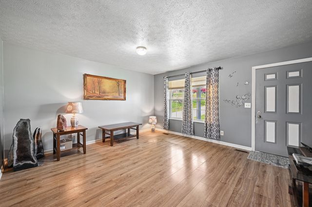 16 Blanche Avenue, Williamstown, KY 41097