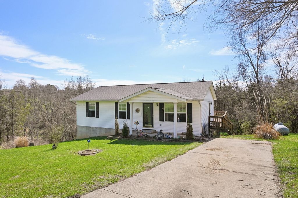 16 Blanche Avenue, Williamstown, KY 41097