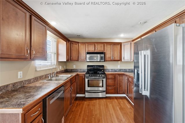 218 Parkstone Drive, Fraziers Bottom, WV 25082