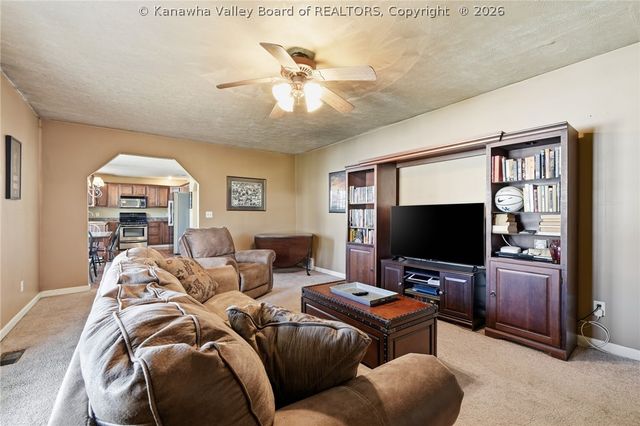 218 Parkstone Drive, Fraziers Bottom, WV 25082