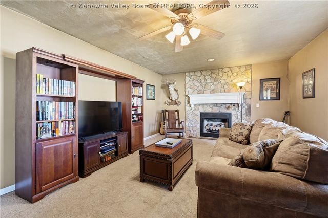 218 Parkstone Drive, Fraziers Bottom, WV 25082