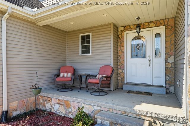 218 Parkstone Drive, Fraziers Bottom, WV 25082