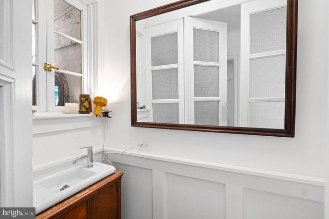 30 W QUEEN LN, Philadelphia, PA 19144