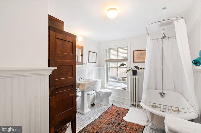30 W QUEEN LN, Philadelphia, PA 19144