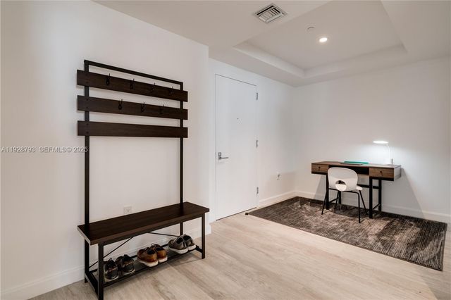 45 SW 9th St 2306, Miami, FL 33130