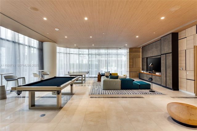 45 SW 9th St 2306, Miami, FL 33130