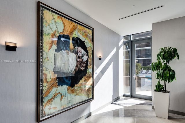 45 SW 9th St 2306, Miami, FL 33130