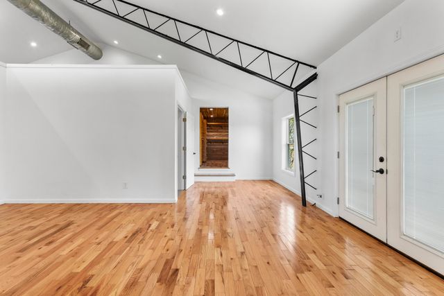 583 College Road, Paris, KY 40361
