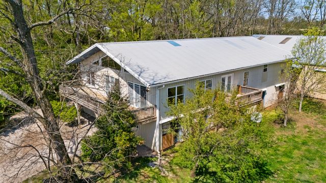 583 College Road, Paris, KY 40361
