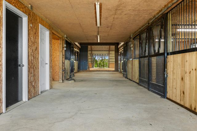583 College Road, Paris, KY 40361