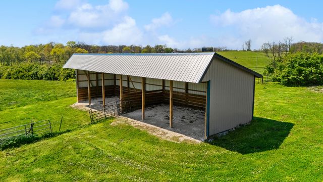 583 College Road, Paris, KY 40361