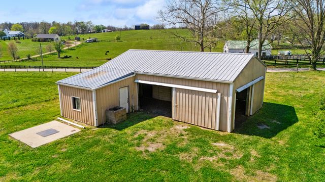 583 College Road, Paris, KY 40361