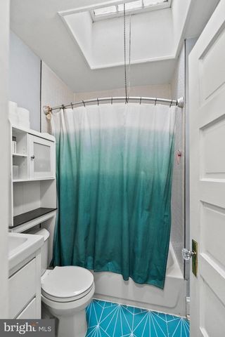 2422 2ND ST NE, Washington, DC 20002