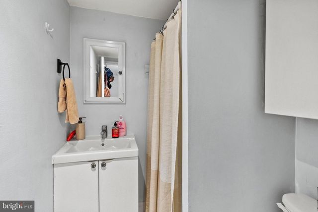 2422 2ND ST NE, Washington, DC 20002