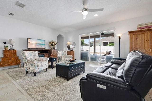 1086 ROCK CREEK STREET, Apopka, FL 32712