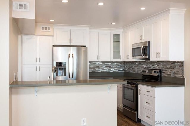 2414 Front Street 13, San Diego, CA 92101