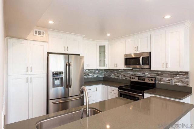 2414 Front Street 13, San Diego, CA 92101