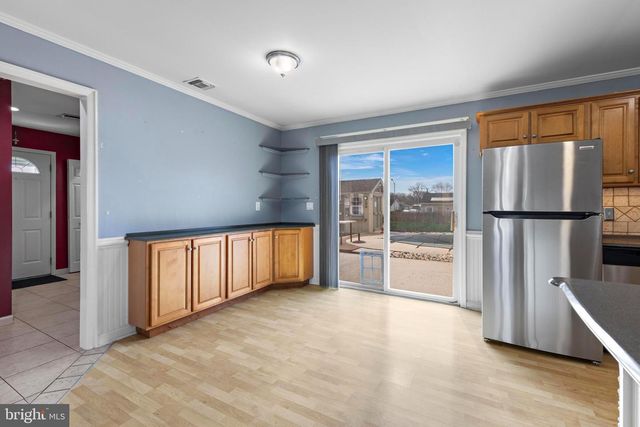 5 FRESNO ST, Barnegat, NJ 08005