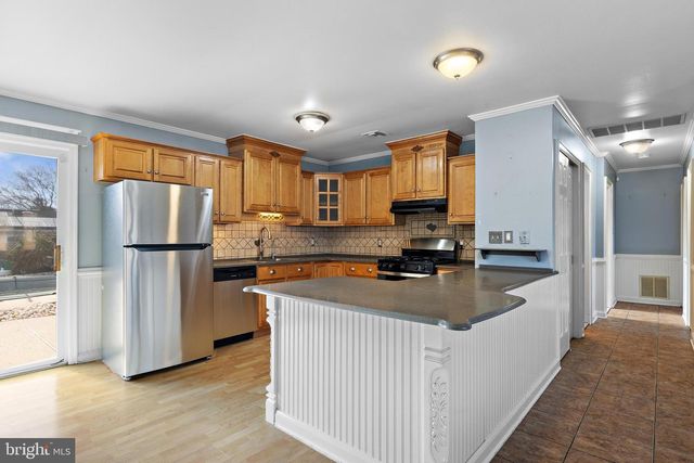5 FRESNO ST, Barnegat, NJ 08005
