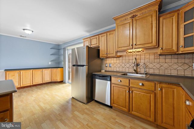 5 FRESNO ST, Barnegat, NJ 08005
