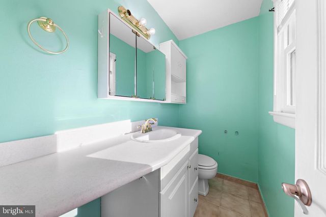 5 FRESNO ST, Barnegat, NJ 08005