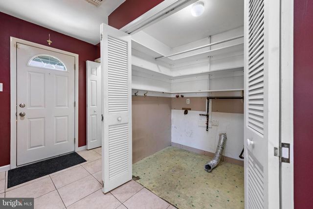 5 FRESNO ST, Barnegat, NJ 08005