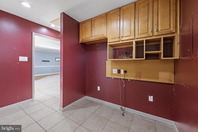 5 FRESNO ST, Barnegat, NJ 08005