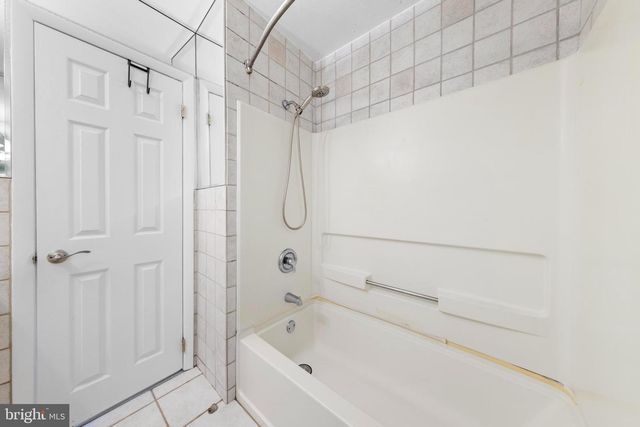 5 FRESNO ST, Barnegat, NJ 08005