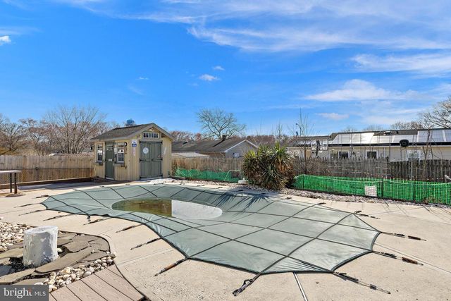 5 FRESNO ST, Barnegat, NJ 08005