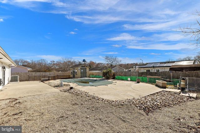 5 FRESNO ST, Barnegat, NJ 08005