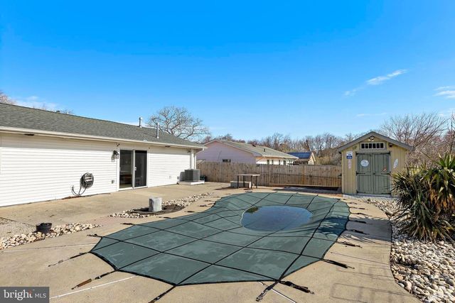 5 FRESNO ST, Barnegat, NJ 08005