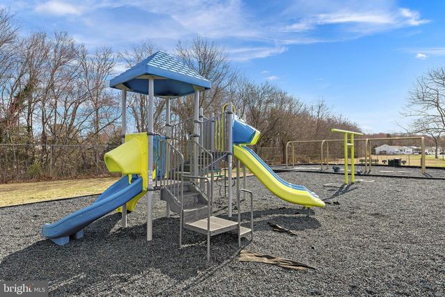 5 FRESNO ST, Barnegat, NJ 08005