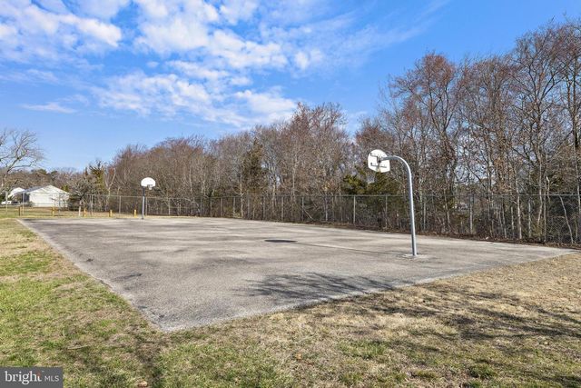 5 FRESNO ST, Barnegat, NJ 08005
