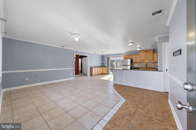 5 FRESNO ST, Barnegat, NJ 08005