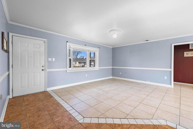 5 FRESNO ST, Barnegat, NJ 08005